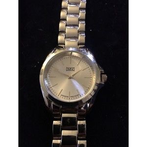 Mark Naimer Analog Wristwatch with Water Resistance Gold Tone NWOT New Battery